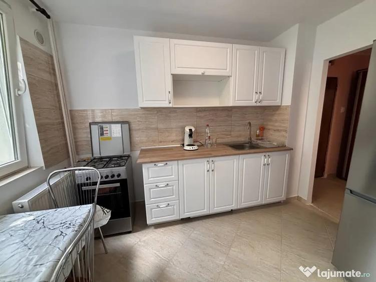 Apartament cu 4 camere decomandat în Dristor