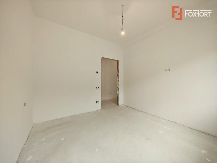 Duplex cu 4 camere semidecomandat cu Canalizare în Giroc