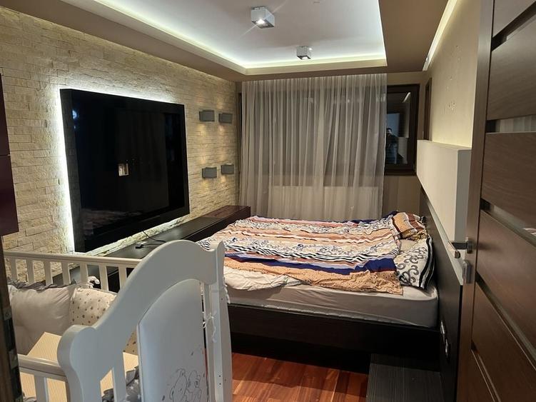 Apartament cu 4 camere decomandat în Central