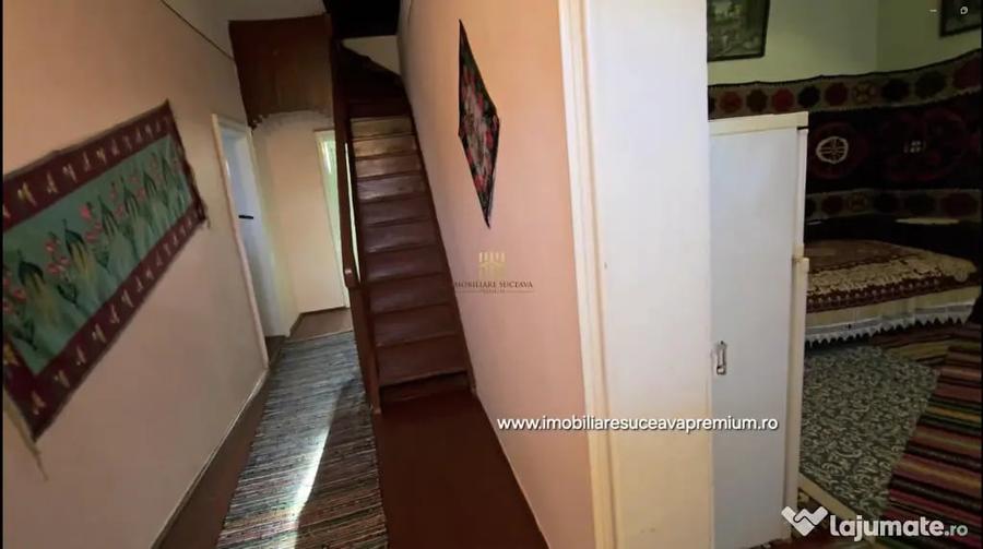 Casă cu 6 camere cu Teren 12500 Mp în Sasca Mică