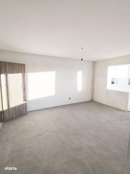 Ap. 2 camere. Parc Aurora-Vest. Decomandat. et. 8/10. Proprietar - 3