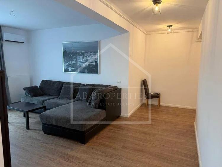 Apartament cu 2 camere decomandat, mobilat în Băneasa