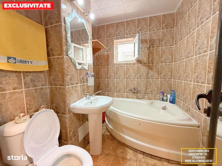 Apartament cu 3 camere decomandat, mobilat în Micro 17