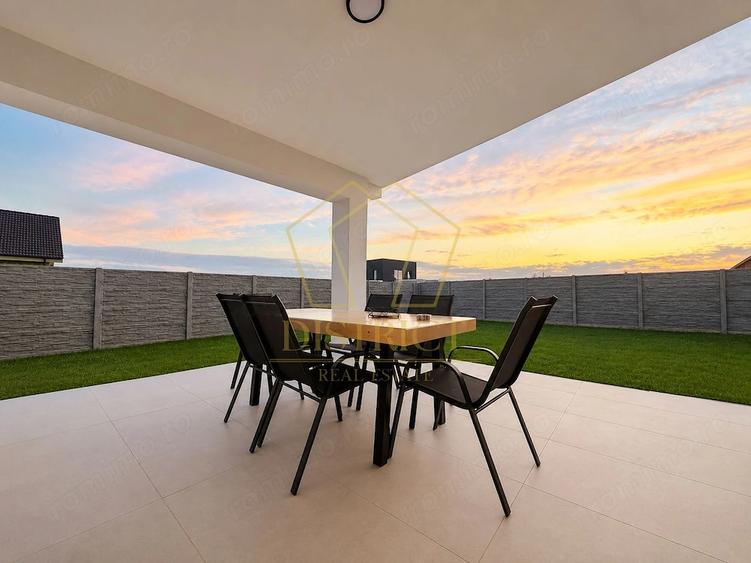 Casă cu 5 camere cu Teren 605 Mp în Giarmata