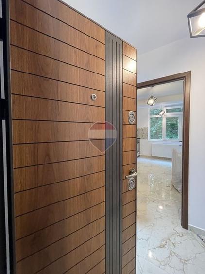 Apartament cu 2 camere semidecomandat, mobilat în Olteniței