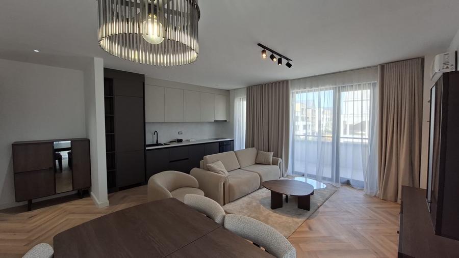 Apartament cu 3 camere decomandat în Pipera