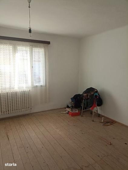 Casă cu 2 camere în Central