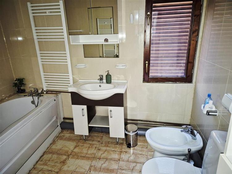 Casă cu 4 camere cu Teren 108 Mp în Tătărași