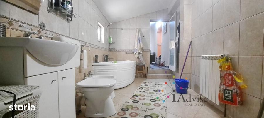 Casa deosebita cu spatiu comercial Rasnov - 8