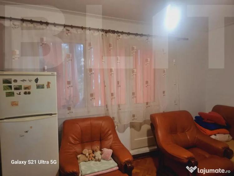 Apartament cu 3 camere semidecomandat în Central
