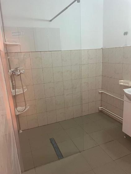 Spațiu comercial, de 125 mp, în Zâmbreasca