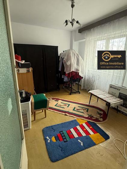Apartament cu 4 camere decomandat în Traian
