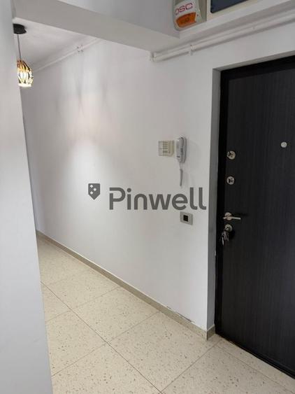 Apartament cu 4 camere decomandat, mobilat în Titan
