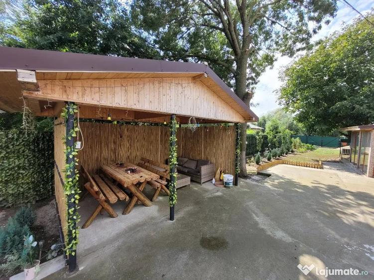 Casă cu 5 camere cu Teren 3500 Mp în Ungureni (Gherghița)