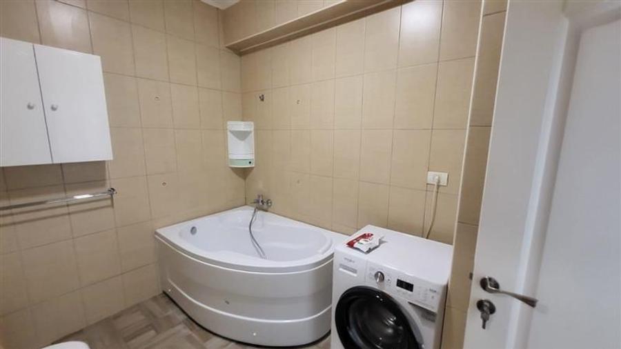 Apartament cu 2 camere decomandat, mobilat în City Park Mall