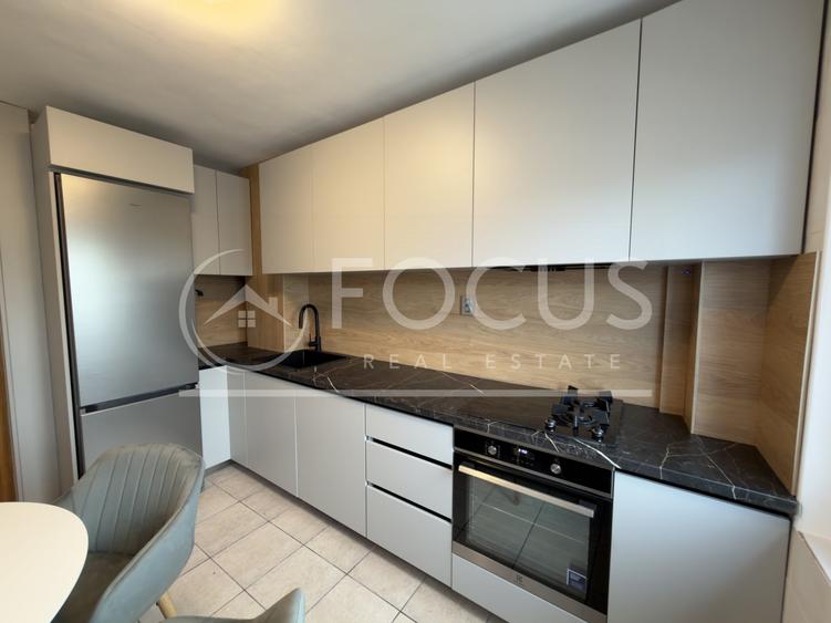 Apartament cu 3 camere semidecomandat, mobilat în Tei