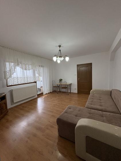 Apartament cu 3 camere nedecomandat în Central