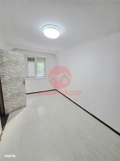 Apartament 3 Camere, Semidecomandat, Zona Piata Amzacea, Etaj 1 - 2