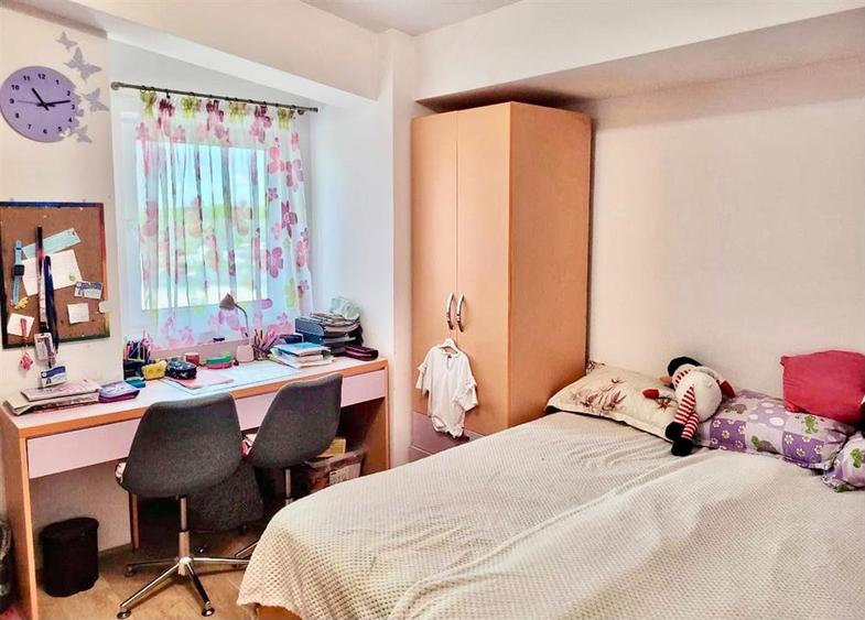Apartament cu 3 camere decomandat în Păcurari