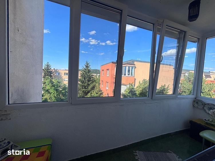 Apartament cu 3 camere decomandat în Dâmbu Pietros