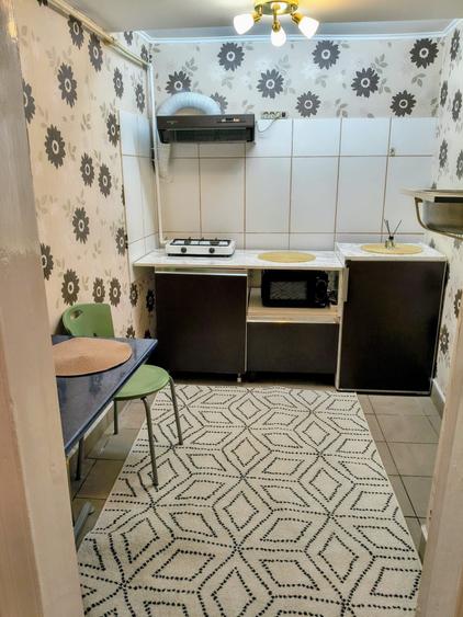Garsonieră decomandată în Calea București