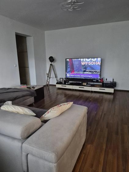 Apartament cu 4 camere decomandat, mobilat în Central