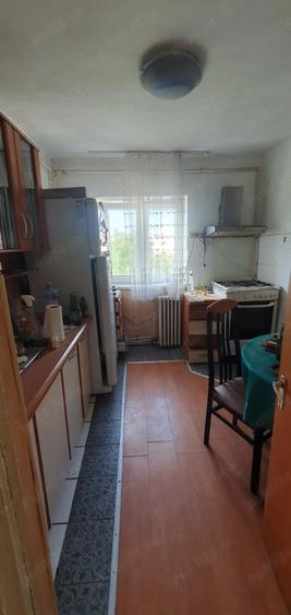 Apartament cu 3 camere decomandat în Traian