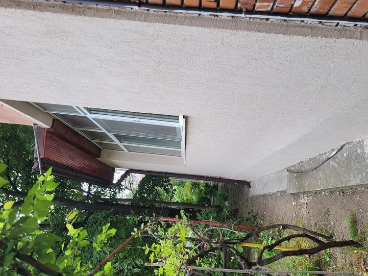 Apartament cu 2 camere decomandat în Rovine