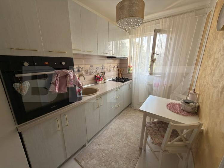 Apartament cu 2 camere semidecomandat, mobilat în Vest