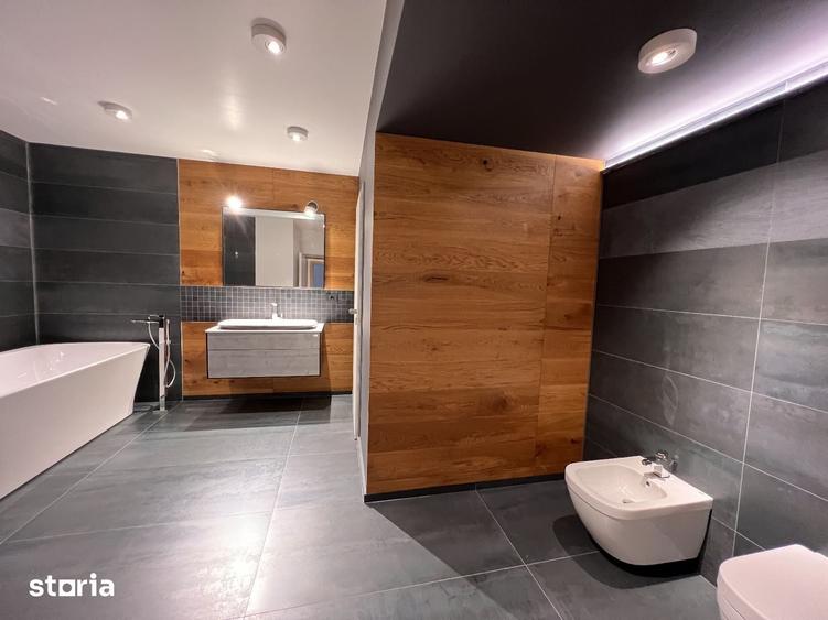 Apartament cu 3 camere decomandat în Centrul Istoric