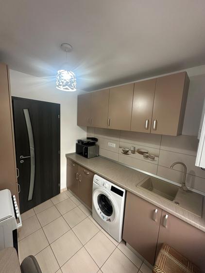 Apartament cu 2 camere semidecomandat în Bucșinescu
