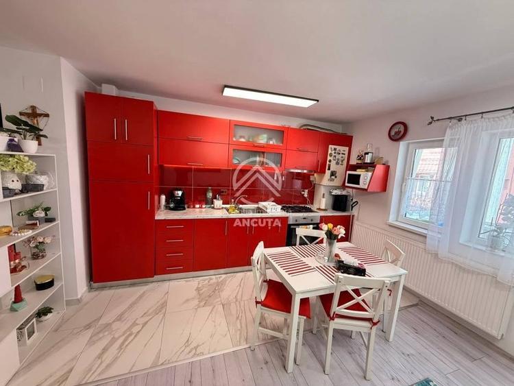 Apartament cu 2 camere semidecomandat în Tăuți
