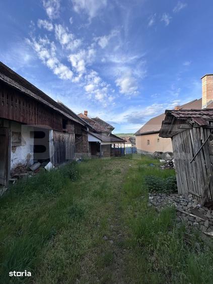 Casă cu 4 camere cu Teren 2000 Mp în Mărișelu
