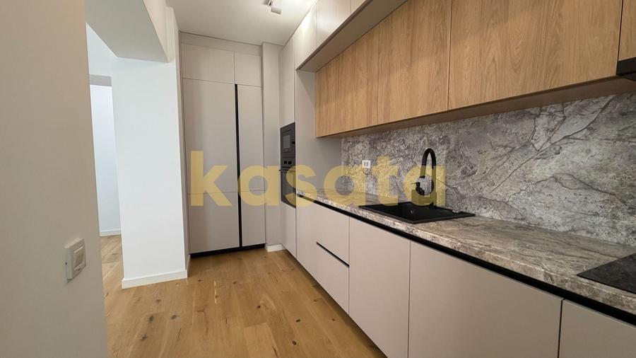Apartament cu 3 camere decomandat, mobilat în Pipera