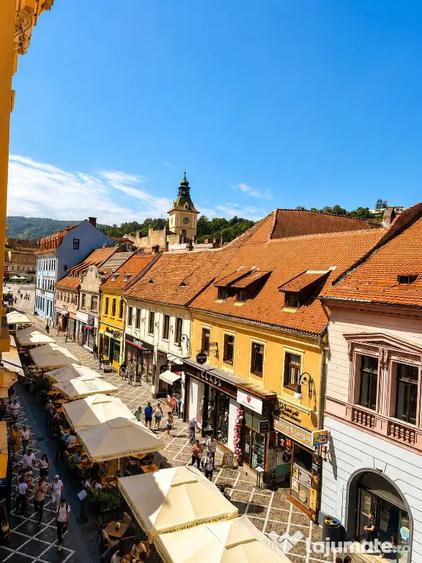 Apartament cu 4 camere semidecomandat în Centrul Istoric