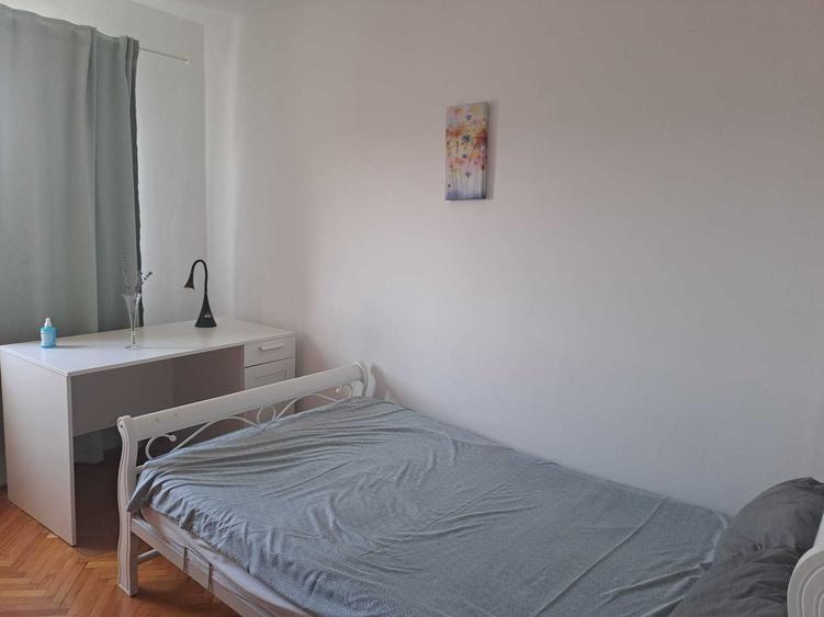 Apartament cu 2 camere decomandat în Intim