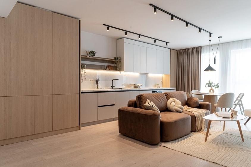 Apartament cu 3 camere semidecomandat, mobilat în Pipera