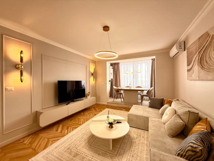 Apartament cu 3 camere semidecomandat, mobilat în Ultracentral