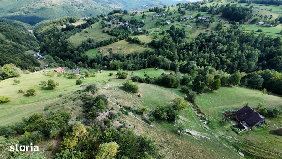 Teren de 10479 mp, în Mărgău