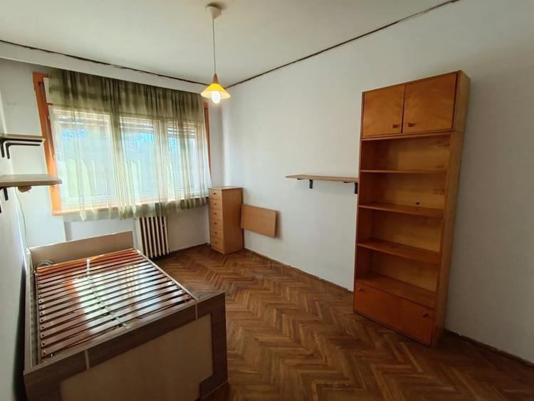 Apartament cu 3 camere decomandat, mobilat în Săsar
