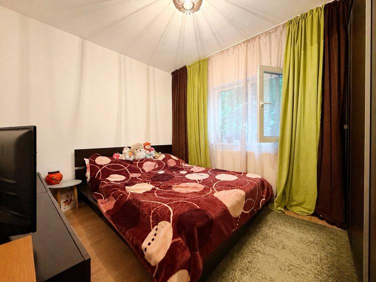 Apartament cu 2 camere semidecomandat, mobilat în Dâmbovița