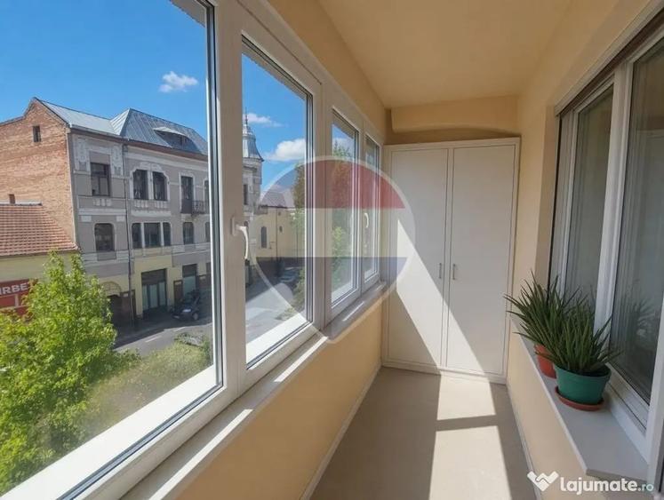 Apartament cu 3 camere decomandat în Central
