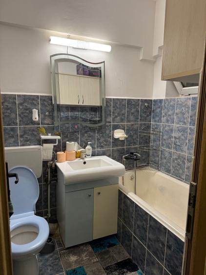 Apartament cu 2 camere decomandat în Podu Turcului