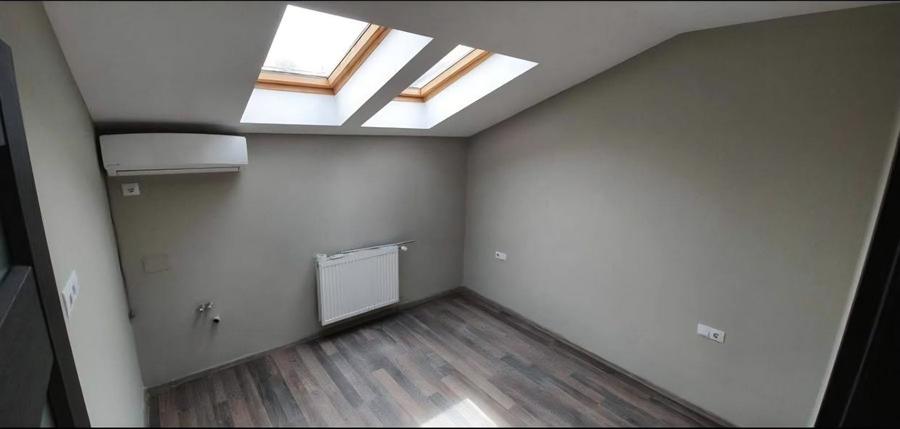 Casă cu 3 camere în Central