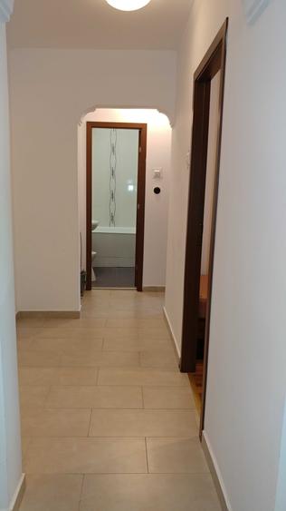 Apartament cu 3 camere decomandat în Dobroești