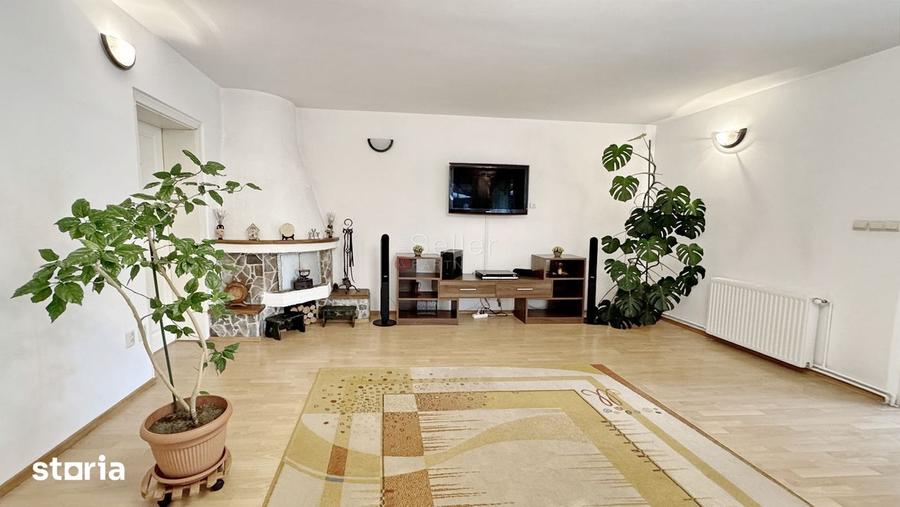 Casă cu 10 camere cu Teren 796 Mp în Dâmbul Morii