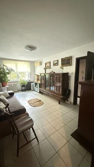 Apartament cu 4 camere semidecomandat, mobilat în Drumul Taberei