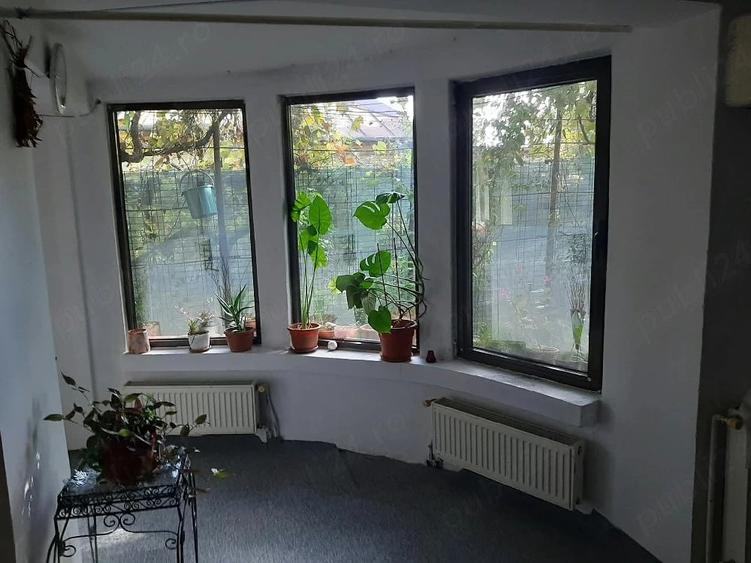 Casă cu 4 camere cu Teren 300 Mp în Andronache