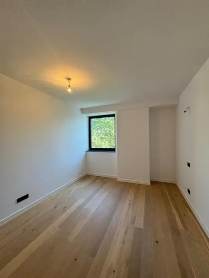 Apartament cu 3 camere decomandat în Floreasca