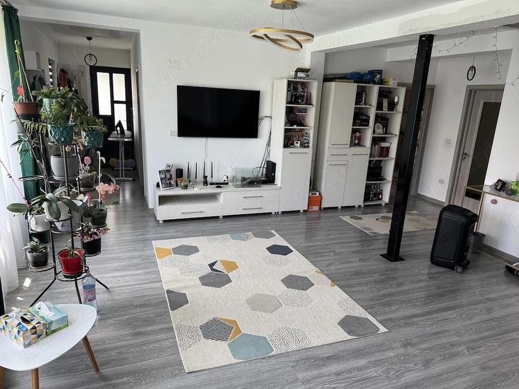 Casă cu Teren 400 Mp în Central
